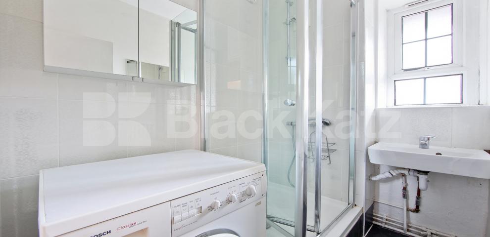 			LET , 2 Bedroom, 1 bath, 1 reception Apartment			 Mawbey Road, SE1